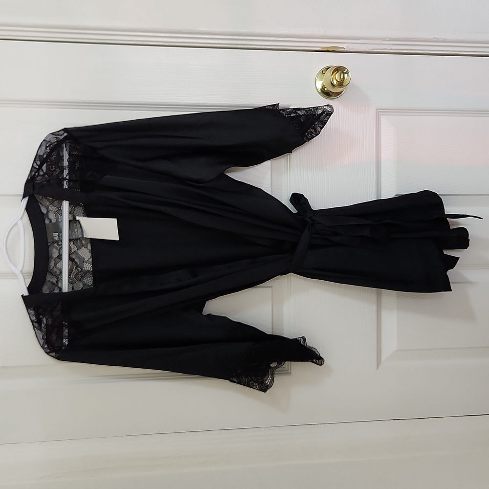 NWT H&M Black Lace Robe // Size M/L